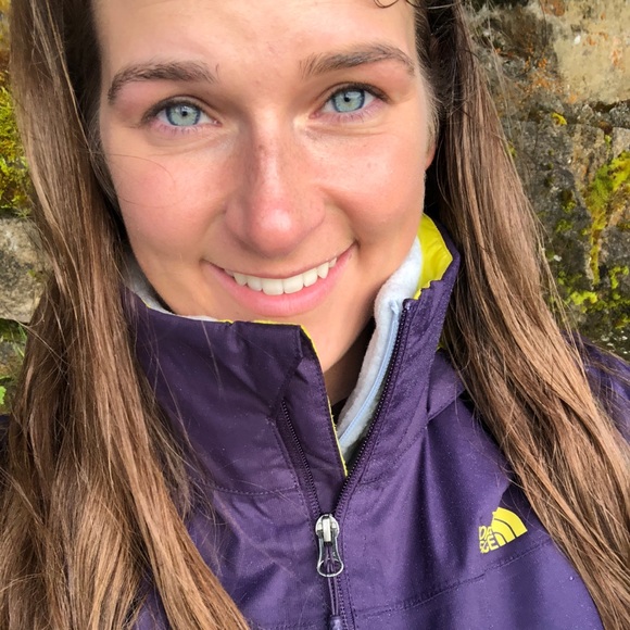 Meet your Posher, Christina - Picture 1 of 7